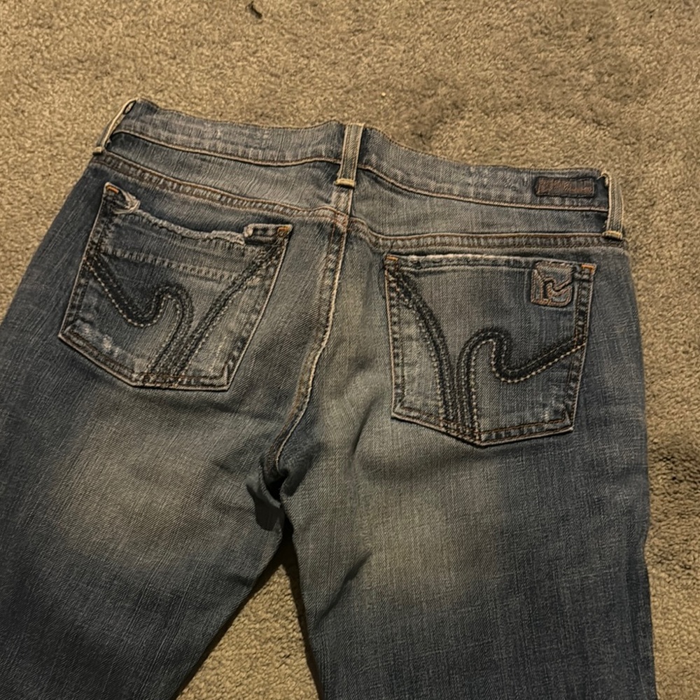 Stylish low rise boot cut Blue Jeans for Women